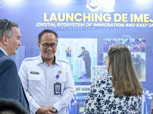 Momen Kakanwil Ditjen Imigrasi Jawa Timur, Novianto Sulastono memperkenalkan DE IMEJ. (Foto: ist)