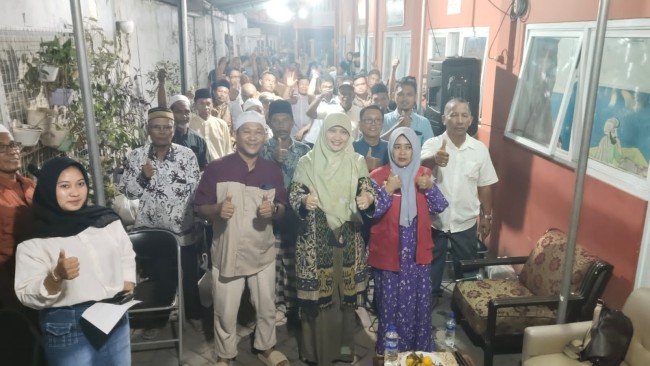 Anggota Komisi C DPRD Provinsi Jawa Timur (Jatim) Lilik Hendarwati ketika reses di kawasan Ampel.