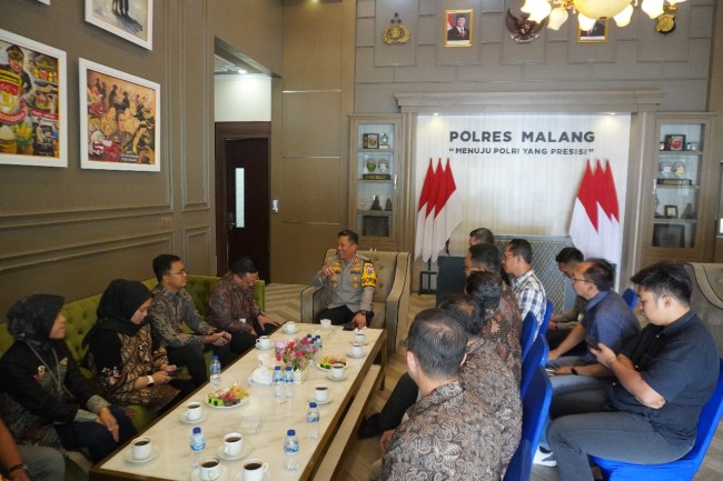Suasana hangat pertemuan audiensi PLN UP3 Malang dengan Polres Malang. (Foto: ist)