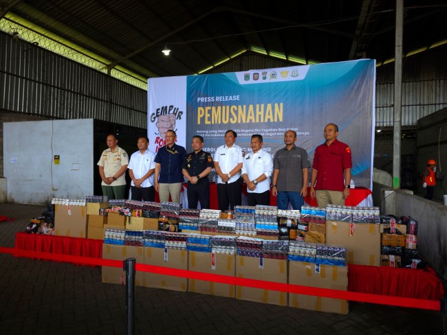 Suasana pemberantasan rokok ilegal di Kabupaten Malang 