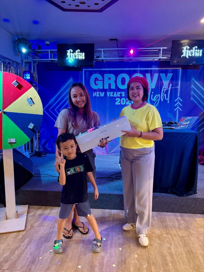 Pemenang doorprize utama saat perayaan Tahun Baru 2026 di favehotel Malang. (Foto: ist)