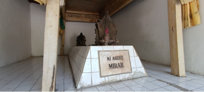 Makam Ki Ageng Mirah