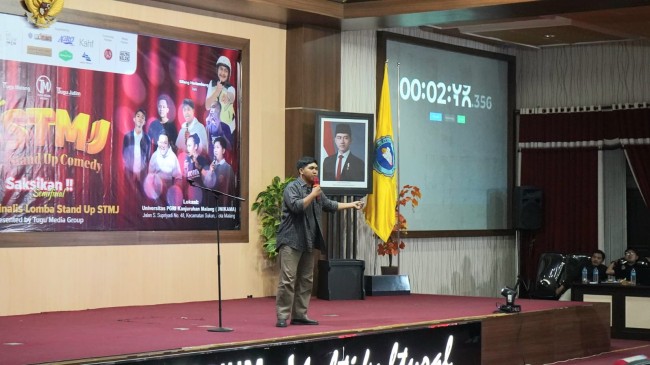 Salah satu finalis di babak semifinal Stand Up Comedy STMJ. (Foto: istimewa)