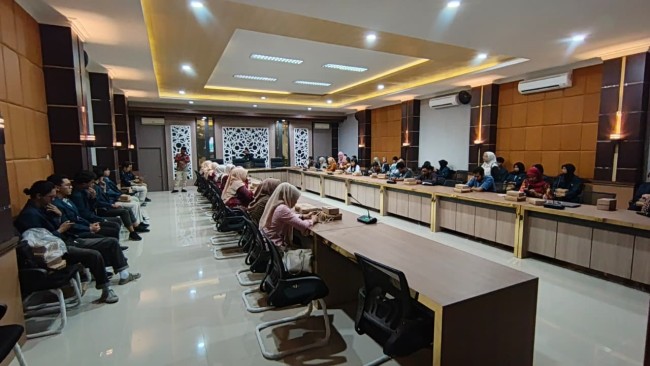 Mahasiswa (kiri) Statistika UB akan terjun langsung mengawal Satu Data daerah. (Foto: istimewa)