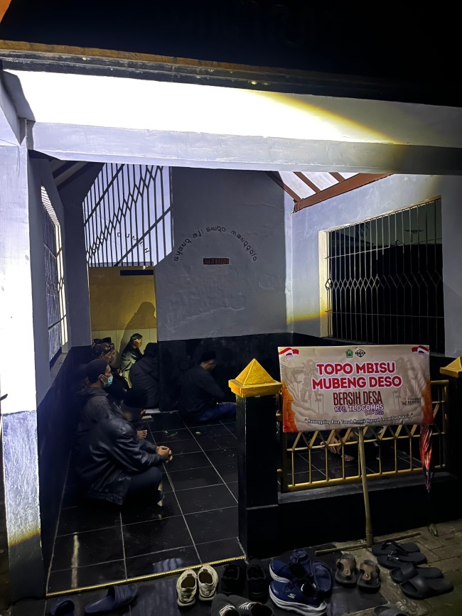 Tahapan ritual Topo Mbisu Mubeng Deso. (Foto: istimewa)