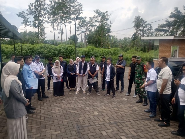 Kunjungan Tim SIMBG dan Satgas IPAL ke SPPG Tlogowaru.(foto: istimewa).