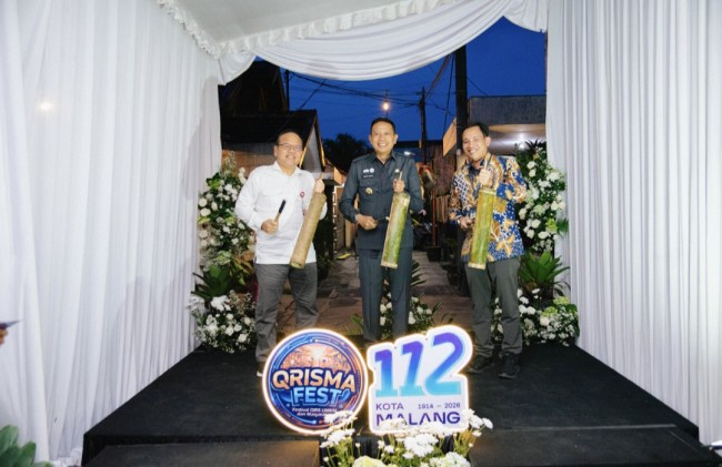 Simbolis pembukaan QRISMA FEST 2026 Vol. 1 di kawasan Kayutangan Heritage. (Foto: istimewa)