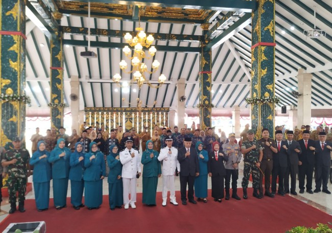 foto bersama.